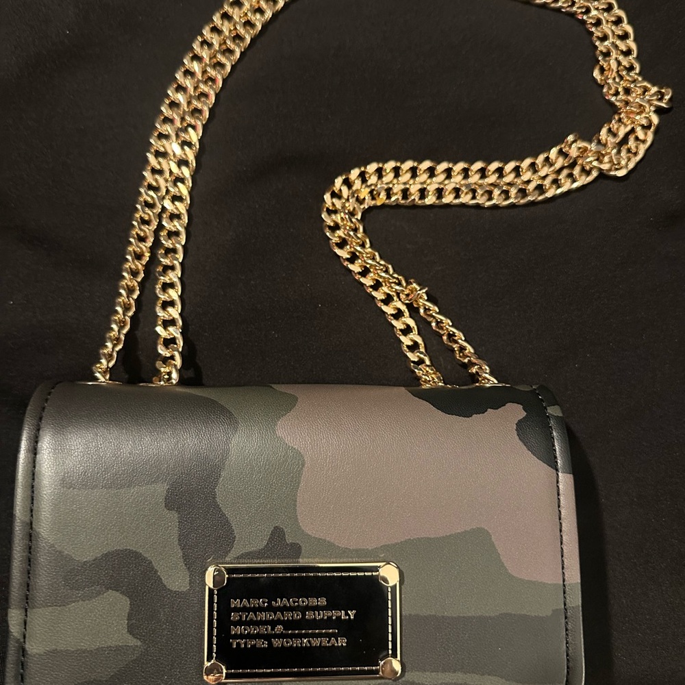 Marc Jacobs Camouflage Shoulder Bag with Gold Chain - Picture 13 of 13